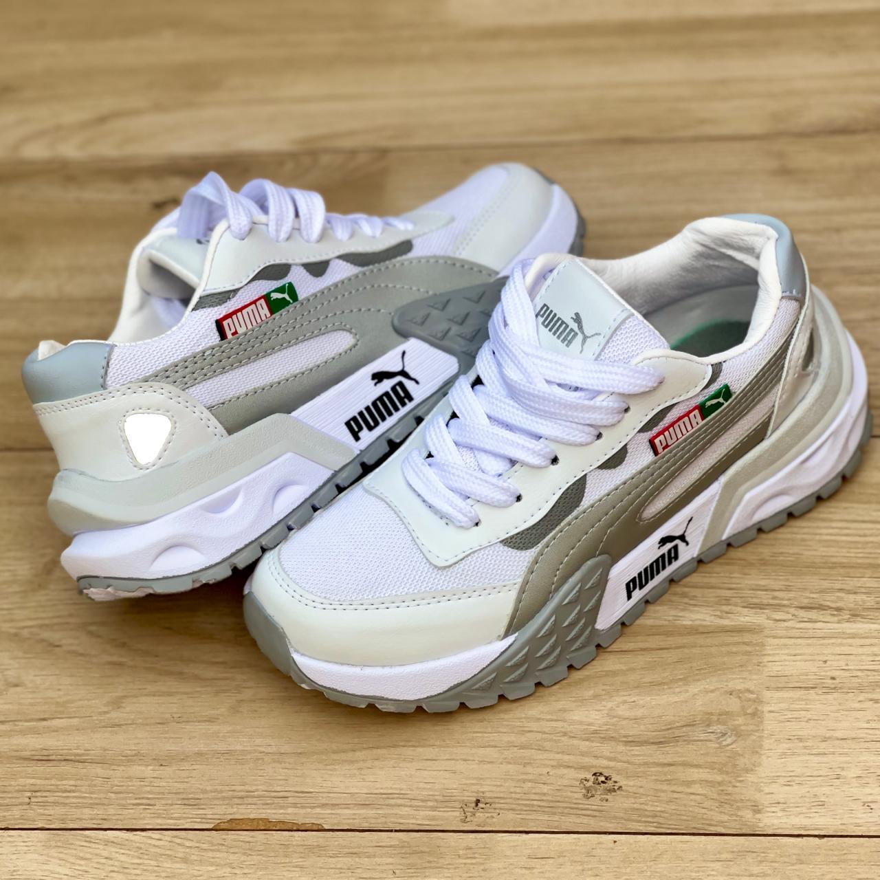 Deportivo Unisex Puma R121