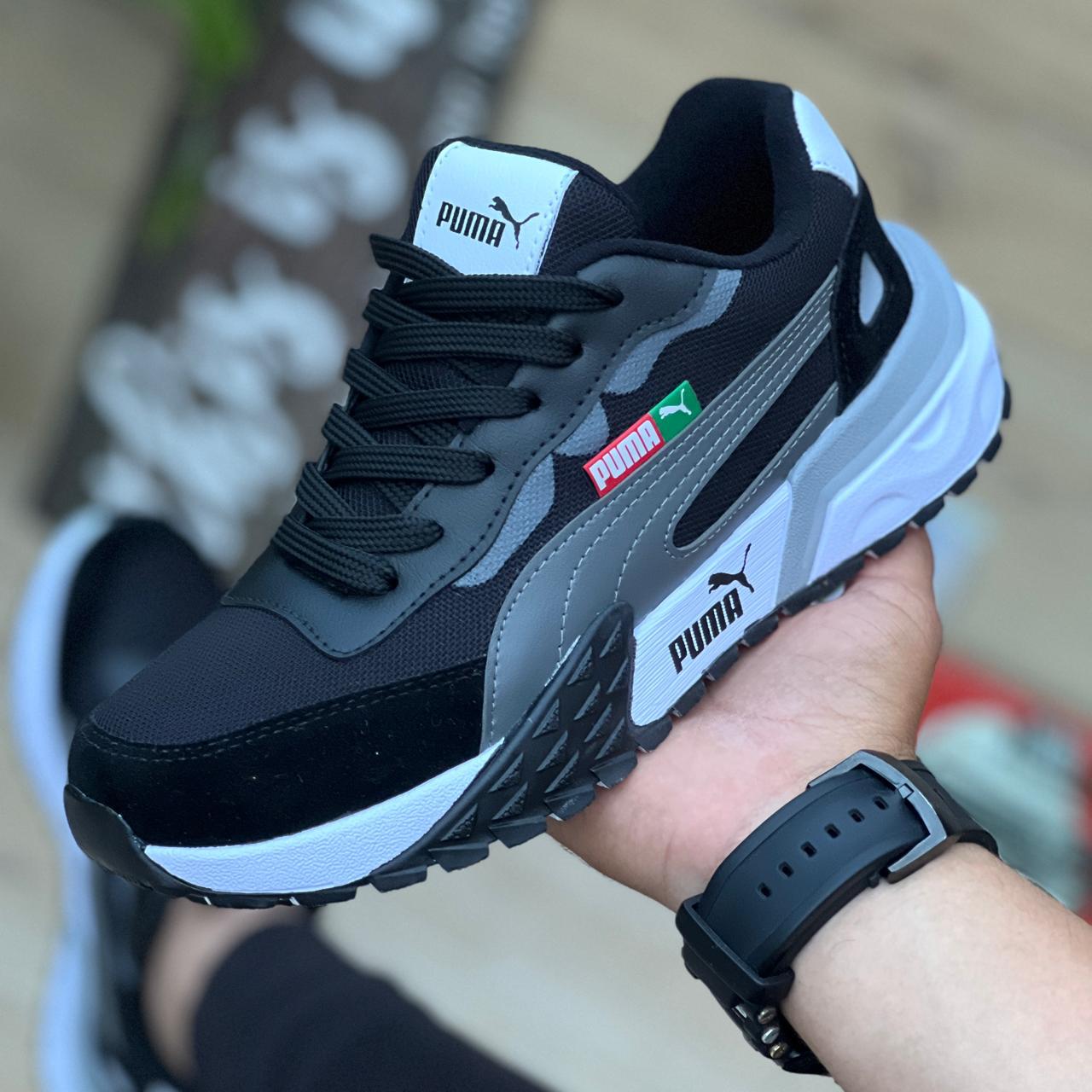 Deportivo Unisex Puma R121